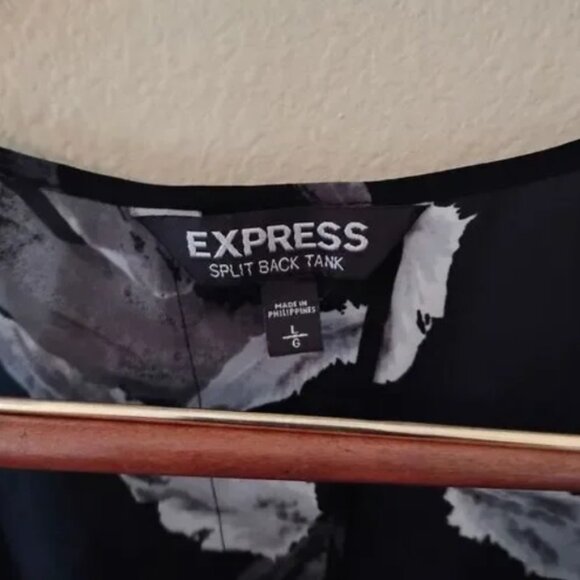 Express Women's Black White Sheer Sleeveless Top Size Large Feather Print - Picture 4 of 7